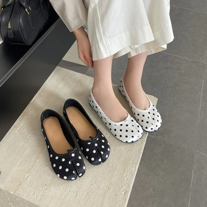 2026 New Women's Polka Dot Split-Toe Flats, Soft Slip-On Ballet Shoes, Comfortable Fashion Casual Flat Shoes for Ladies