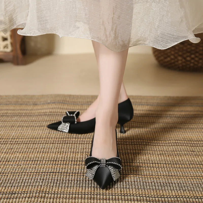 High Quality Satin Rhinestone Bowknot Design Kitten Heel Pumps Women Pointed Toe Elegant Party Shoes Luxury Wedding Bride Heels