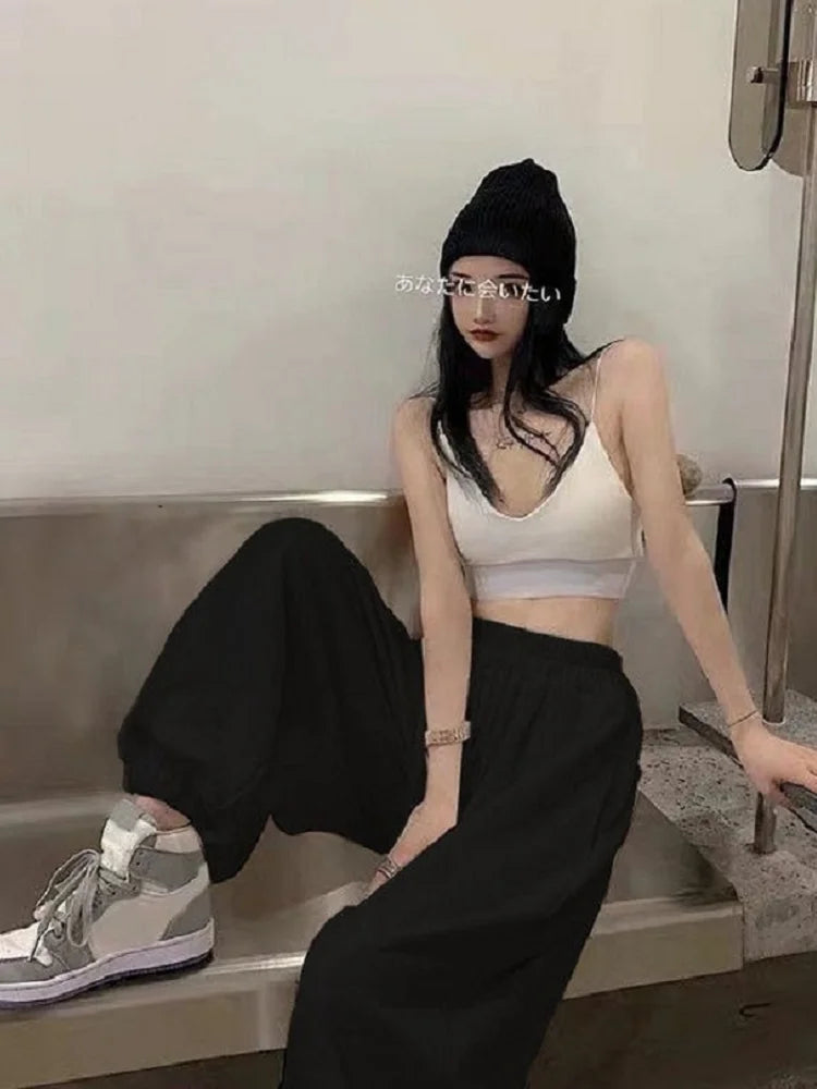 Elegantes joggers blancos tobilleros para mujer