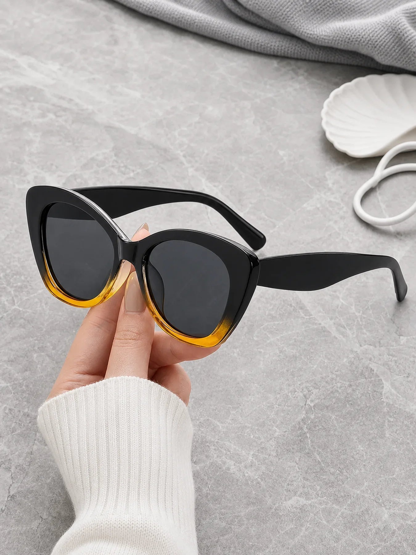 Ladies' Classic Cat Eye Sunglasses, Thick Framed Retro Trendy Outdoor Sunglasses