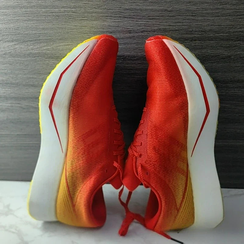 Super Cool Running Shoes For Men Women Red Sport Shoes Unisex Carbon Plate Walking Jogging Shoes Couples Soft Sole Training Shoe