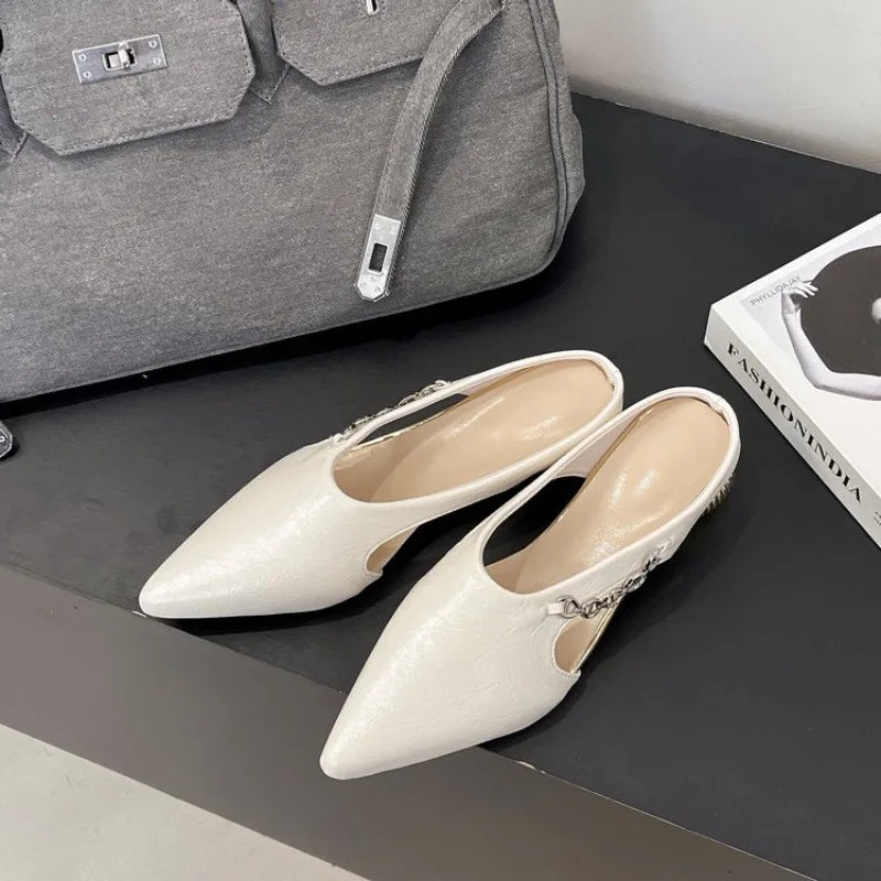 Retro Pointed Toe Metal Chain Semi-slippers Women's Outward Wear Fashion Baotou Shallow Mouth Simple Low-heeled Shoes