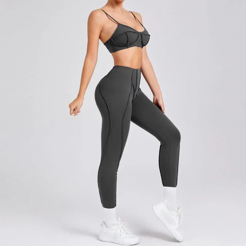2-Piece Yoga Set – Open Back Sports Bra & High Waist Shorts