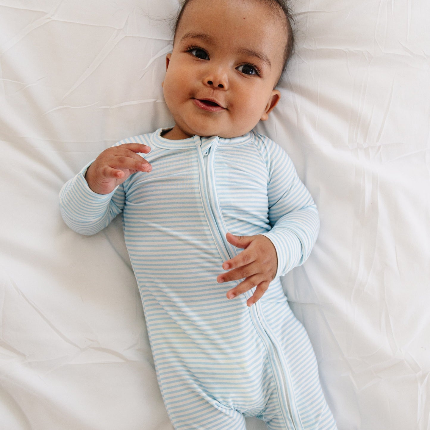 Pijama de bambú con rayas marinas