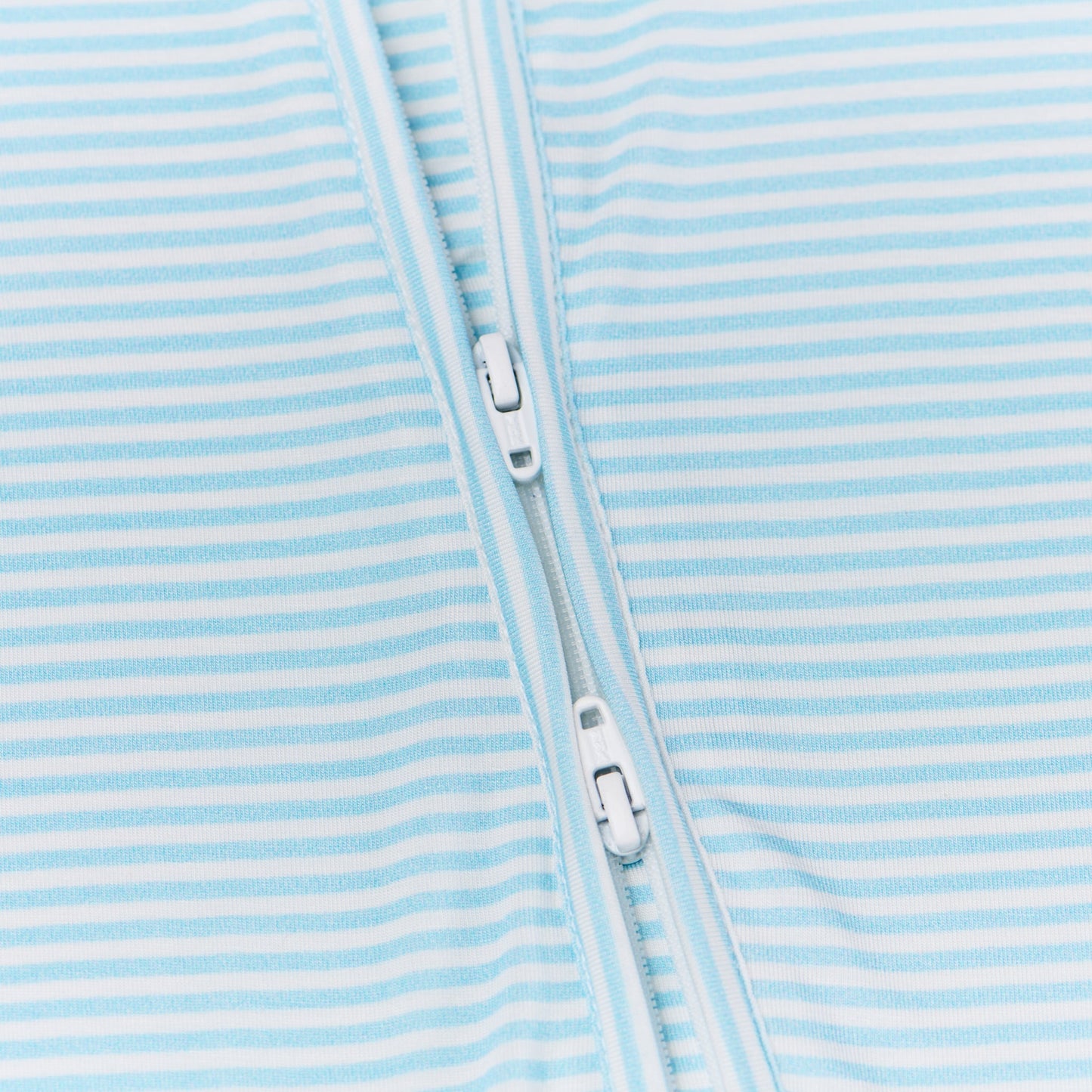 Pijama de bambú con rayas marinas