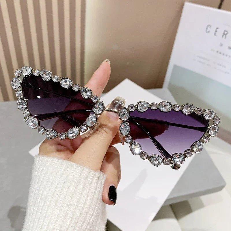 Cat glasses, oversized rhinestone sunglasses, personalized and trendy retro metallic sunglasses with diamonds