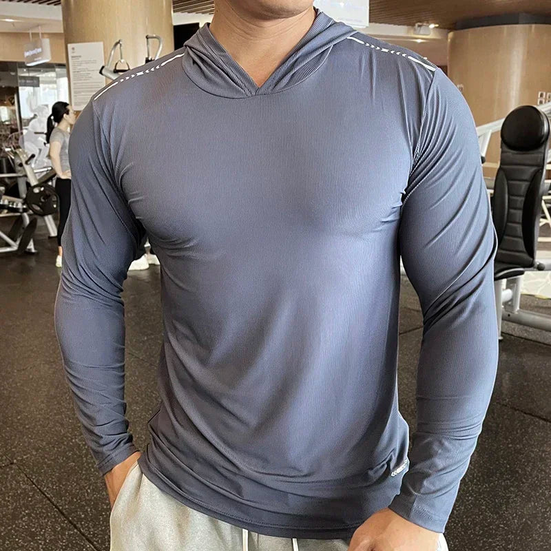 Camiseta de gimnasio con capucha FlexFit - Manga larga