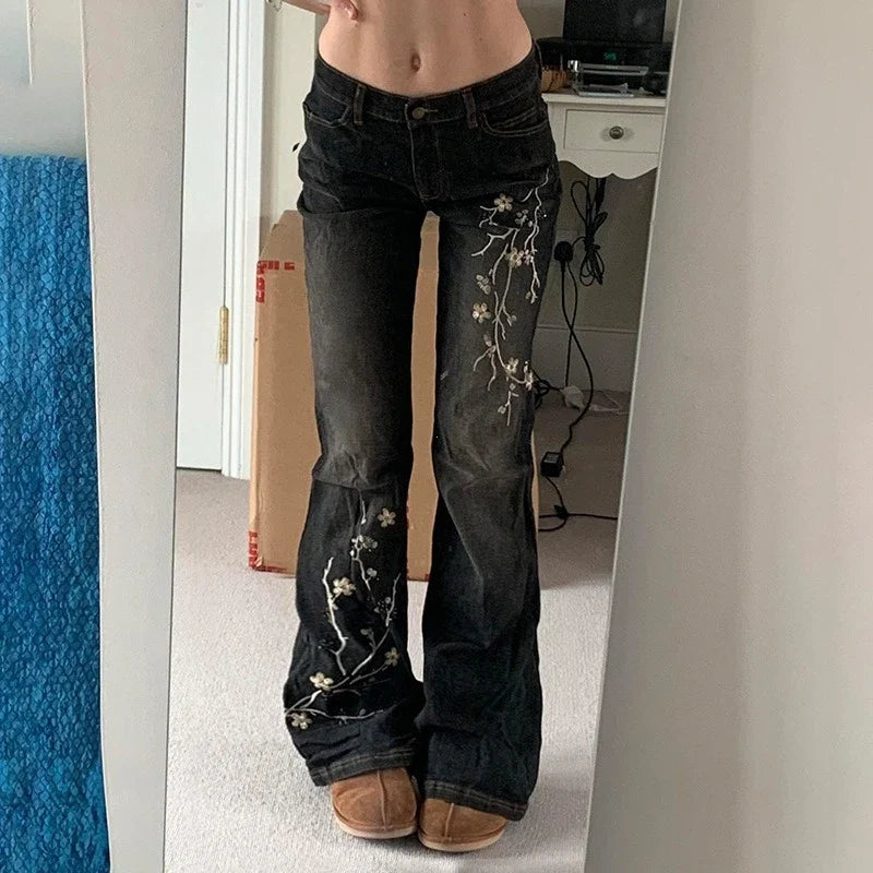 Floral Embroidery Jeans Vintage 2000s Low Rise Flared Jeans Women Retro Y2k Baggy Denim Pants High Street Basic Trousers