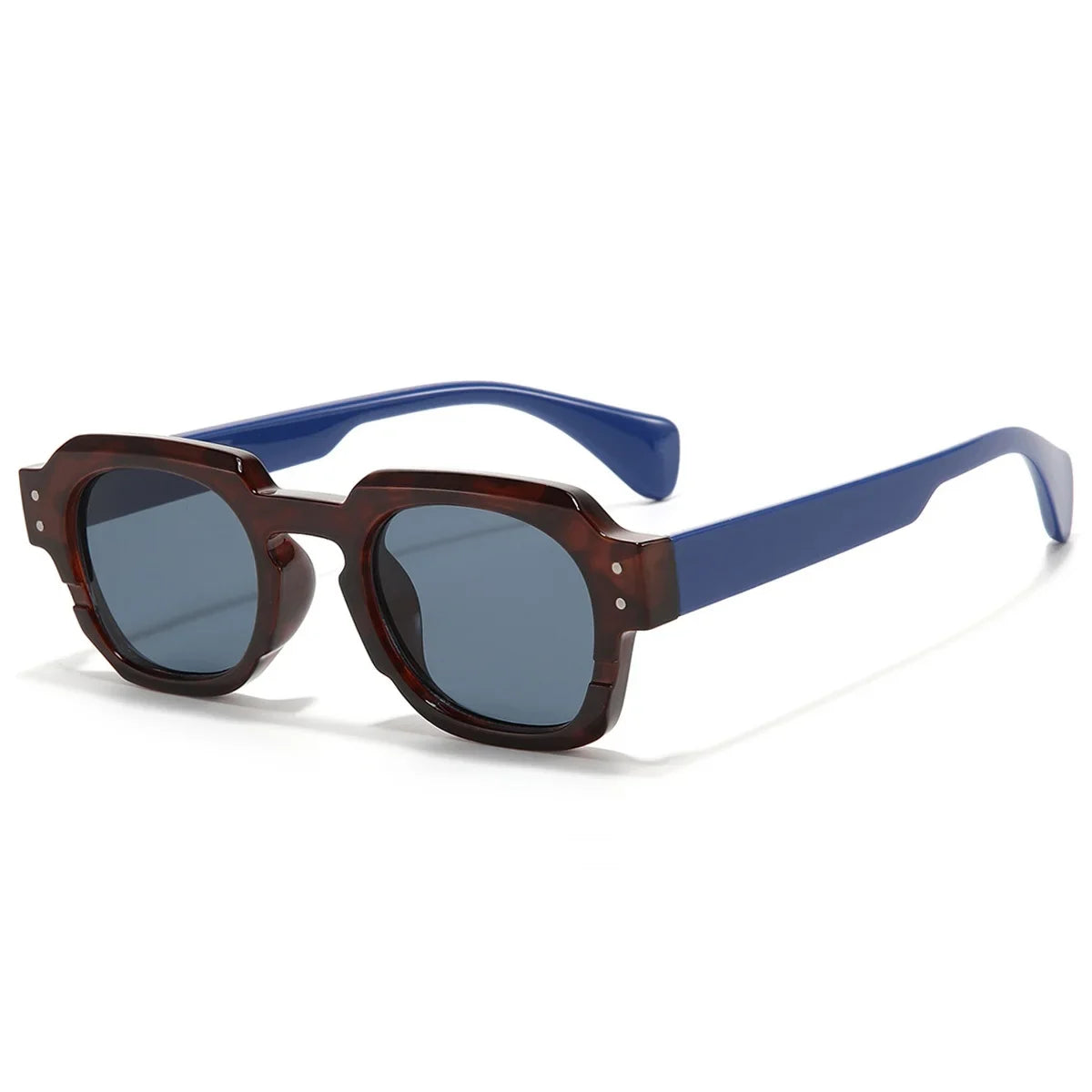 Ins Popular Trending Women Square Sunglasses Men Vintage Clear Lens Frame Rivets Punk Female Shades UV400 Male Sun Glasses