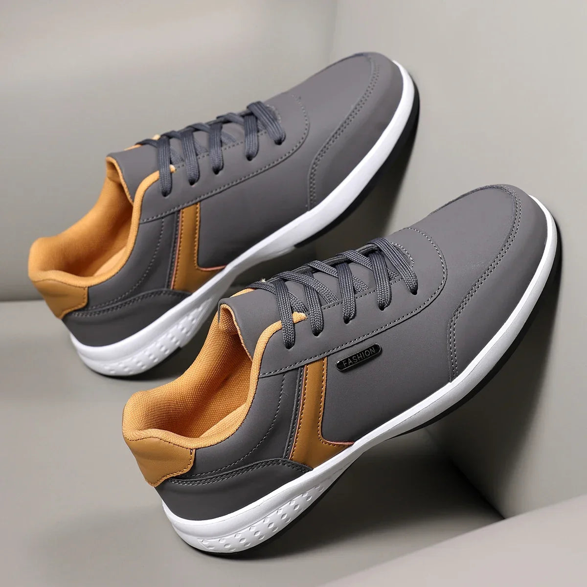 Men's Running Shoes 2025 Autumn Shock-absorbing Sports Shoes Plus Size Yellow Flat Bottomed Lightweight Casual Walking Shoes