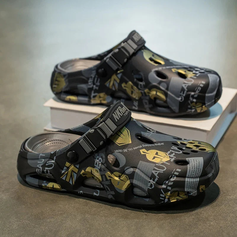 Casual Clogs Men 2026 New Trendy Summer Beach Sandals for Men Thick-bottom EVA Garden Shoes Closed-toe Fashion Slippers for Men