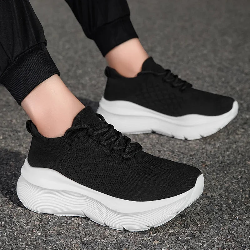 Beige Sports Shoes with Thick Curved Soles Men's Women Fashionable Sports Shoes Thick Cushioning Sole Suitable for Running, Gym
