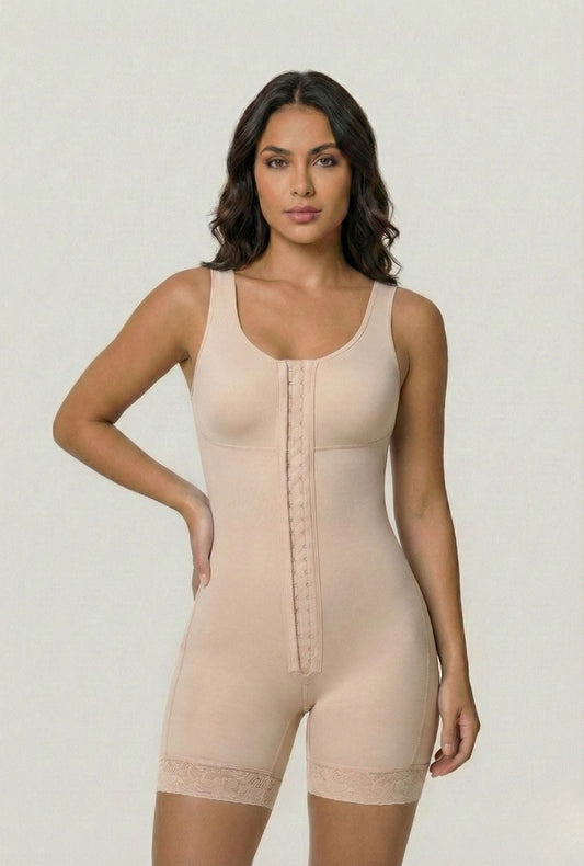 Body enterizo con ganchos y broches frontales