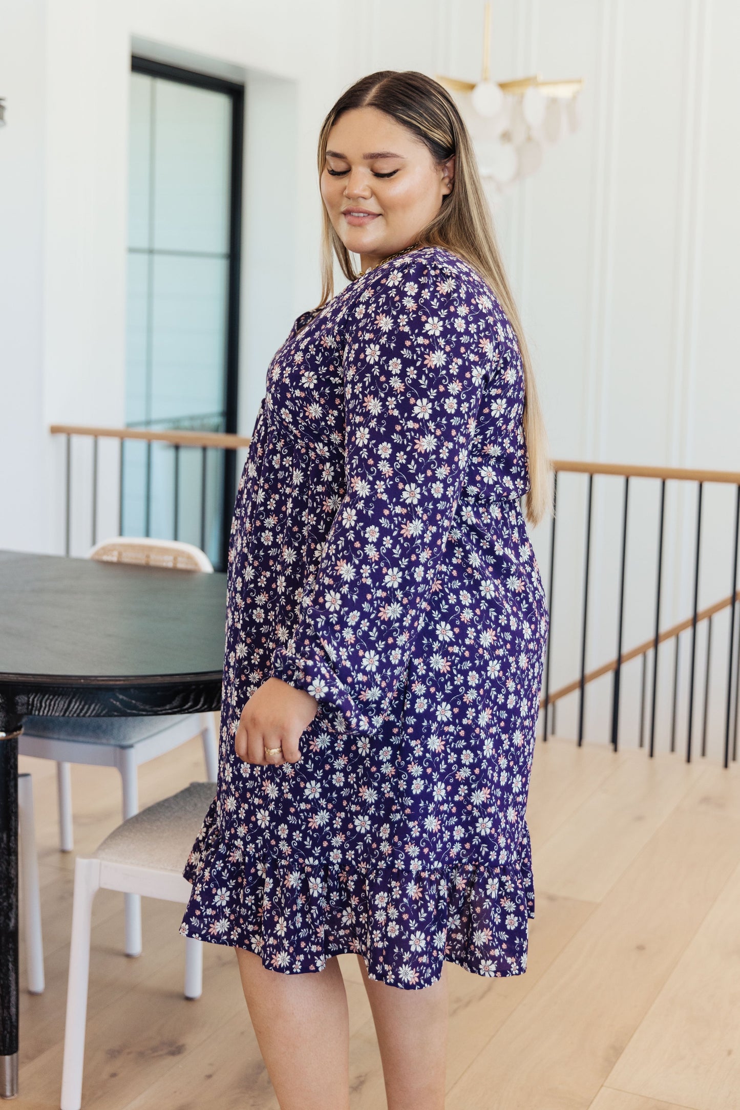 Vestido floral con cuello en V Since You've Been Gone