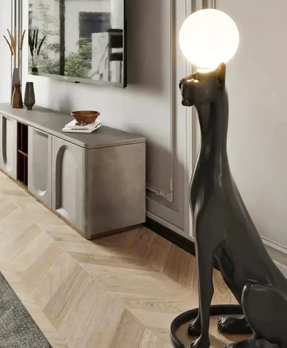Lámpara de pie decorativa Rylight con perro sentado