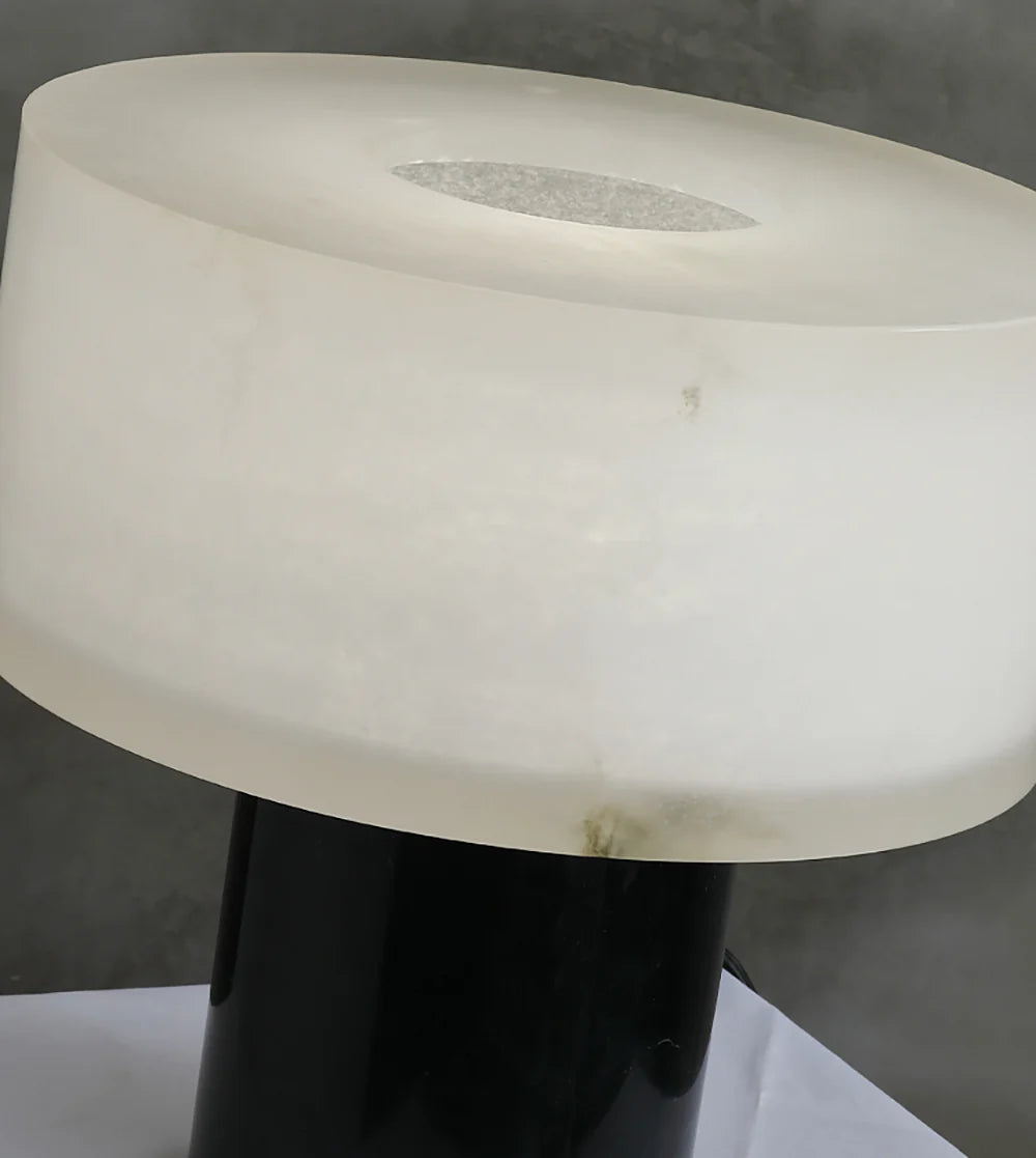 Lámpara de Mesa Pequeña de Alabastro Sólido