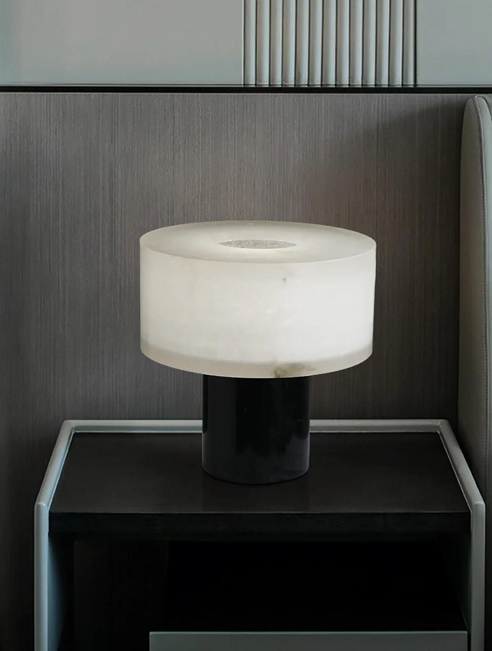 Lámpara de Mesa Pequeña de Alabastro Sólido