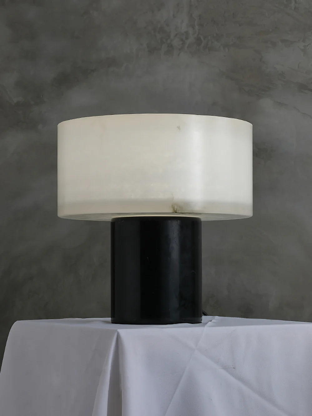 Lámpara de Mesa Pequeña de Alabastro Sólido