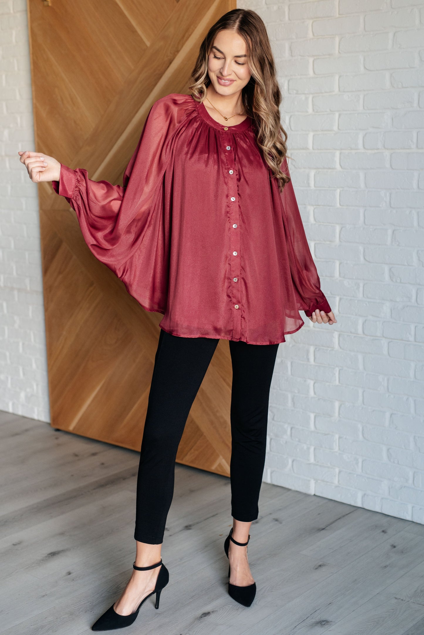 Blusa abotonada de manga murciélago Smiles and Pouts