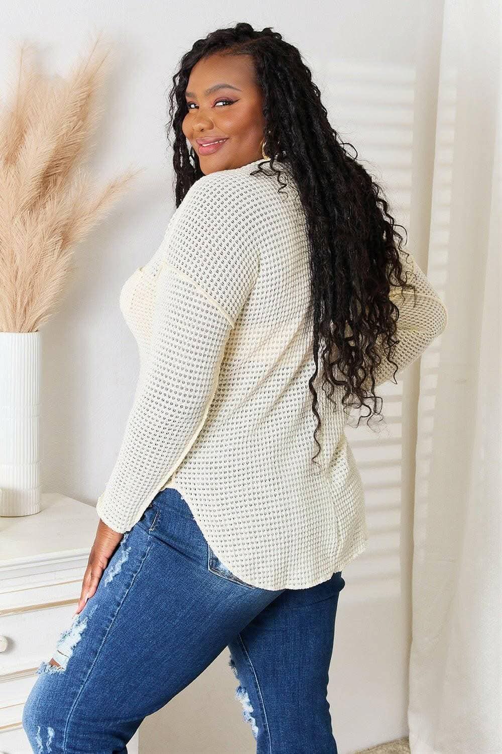 Trendsi Blusa escote redondo crema — Top elegante para el trabajo