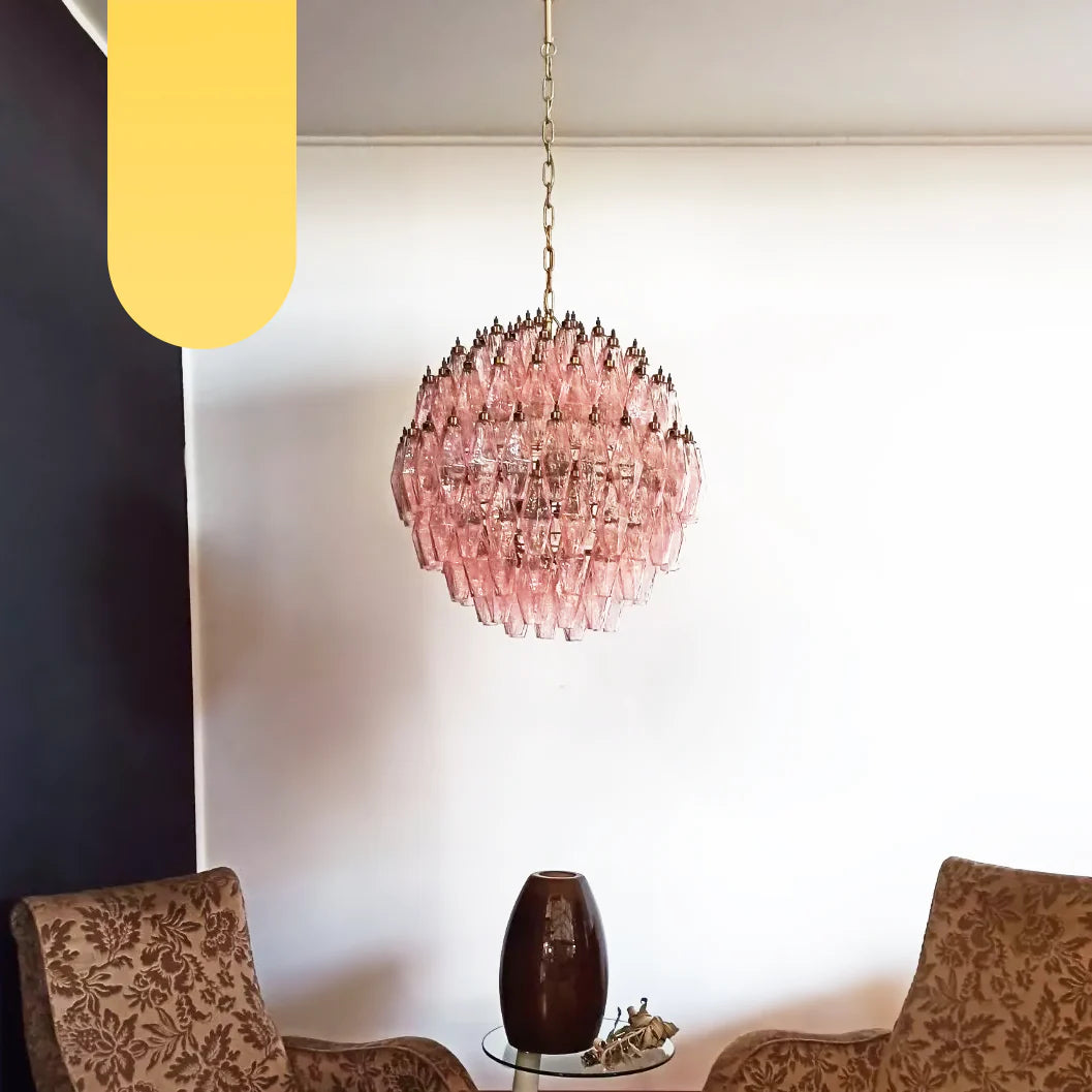 Lámpara de araña de cristal rosa de Murano con esferas poliedras