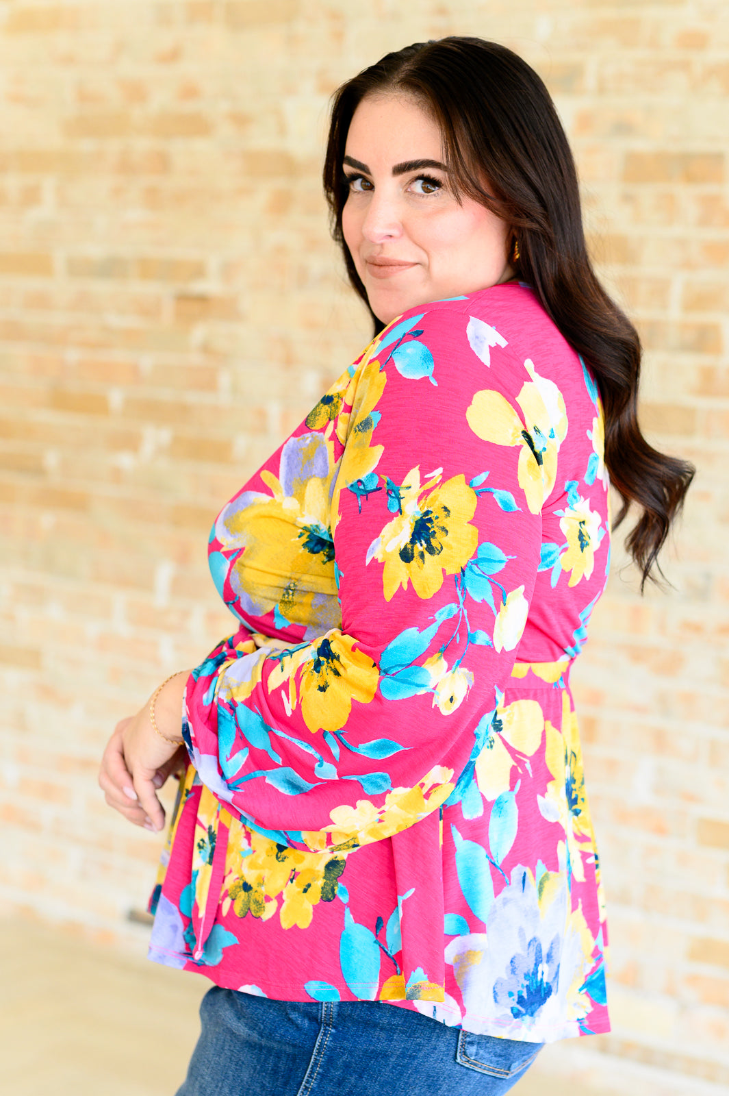 Blusa floral con cuello de pico Spring to Be Sprung