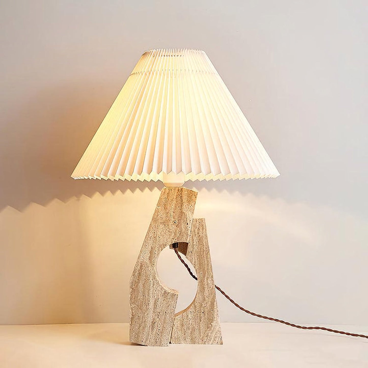 Lámpara de mesa Pilar de Piedra