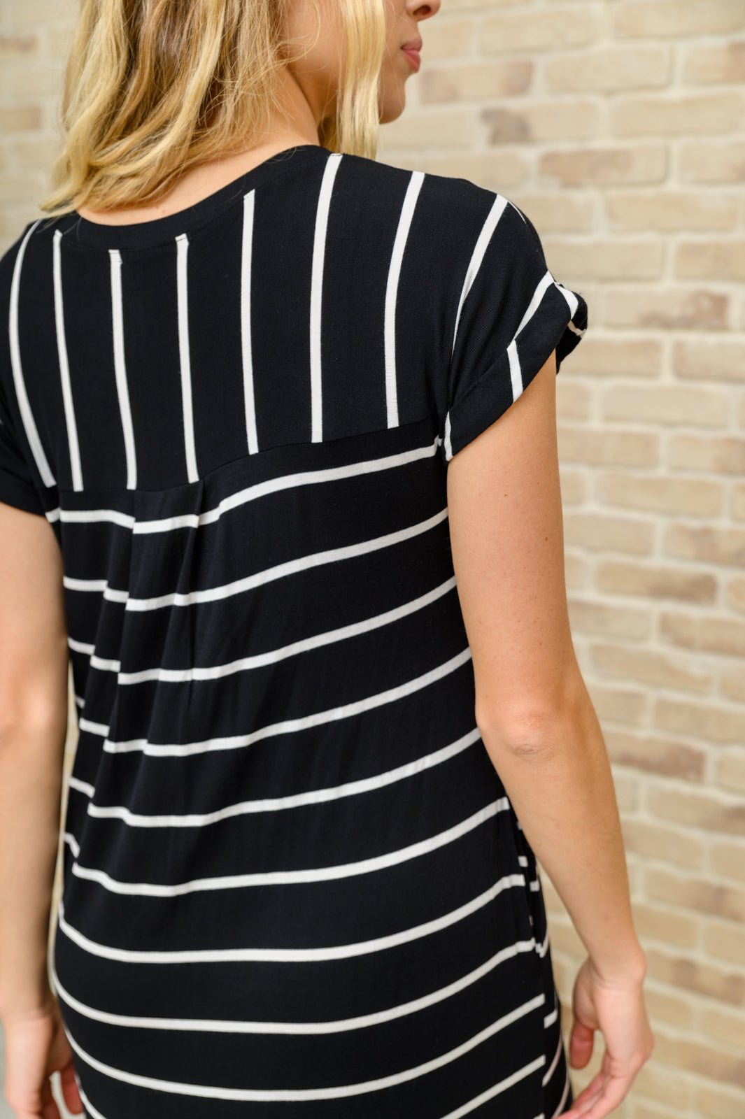 Maxivestido a rayas en negro