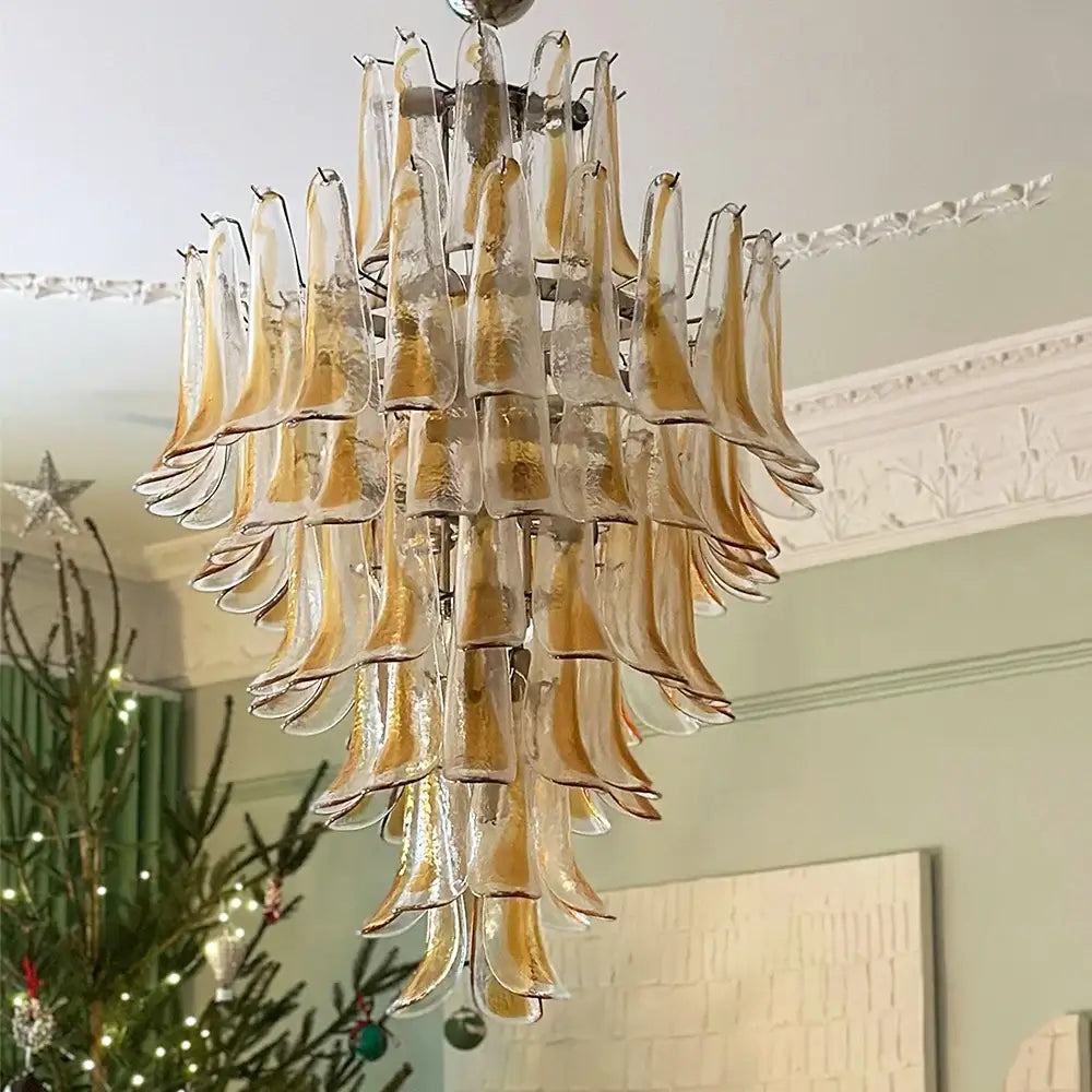 Impresionante Lámpara de Araña Murano con Pétalos de Cristal Ámbar