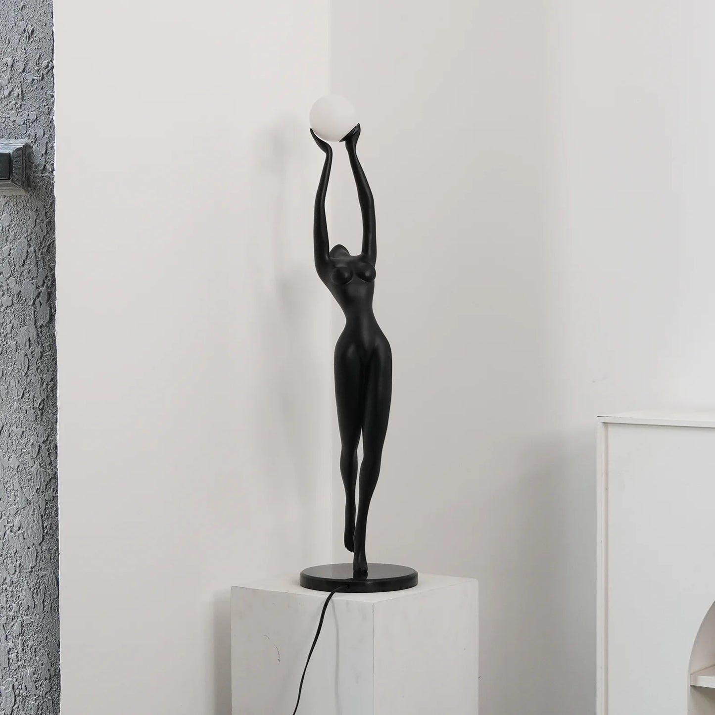 Lámpara de pie de figura Stursa Sculpture