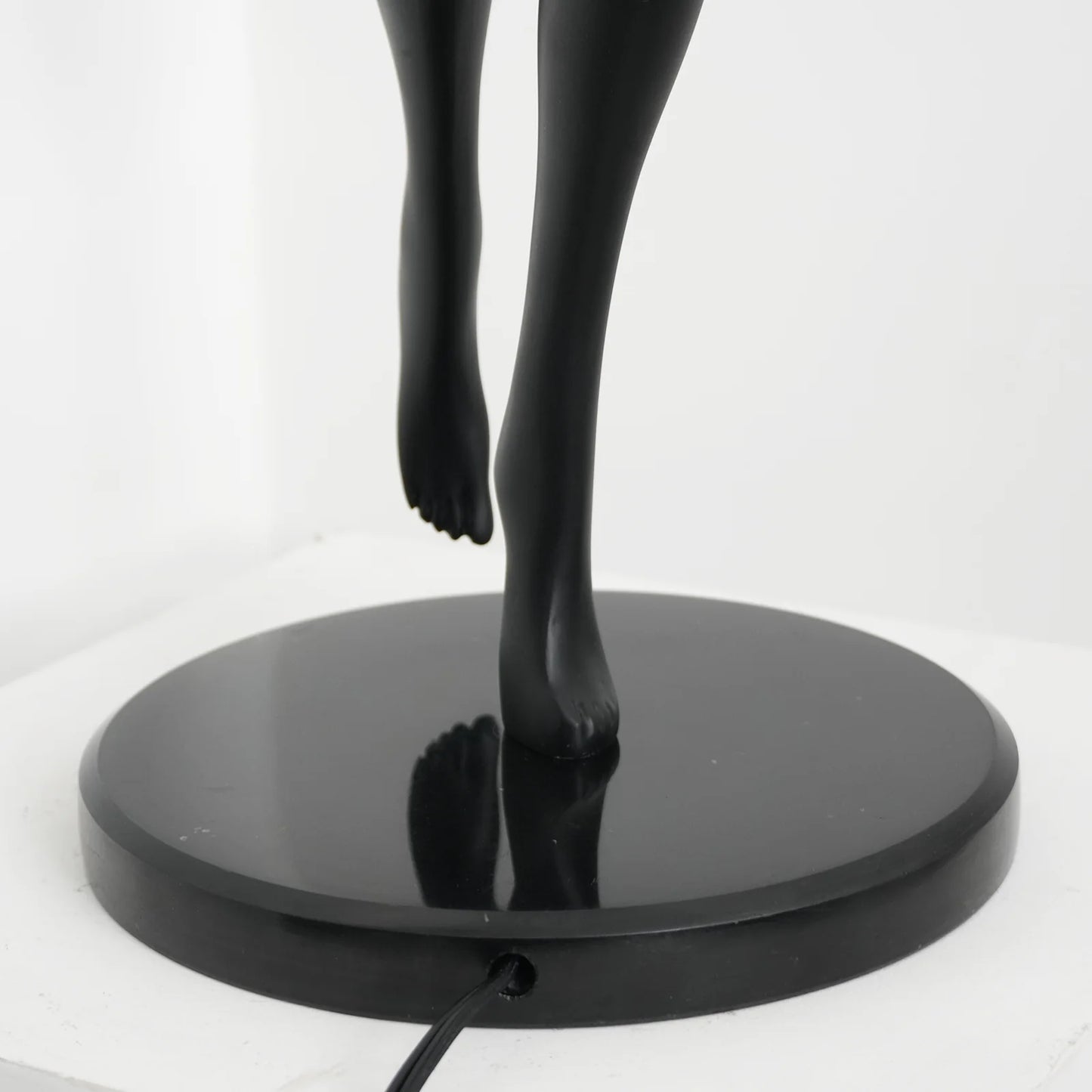 Lámpara de pie de figura Stursa Sculpture