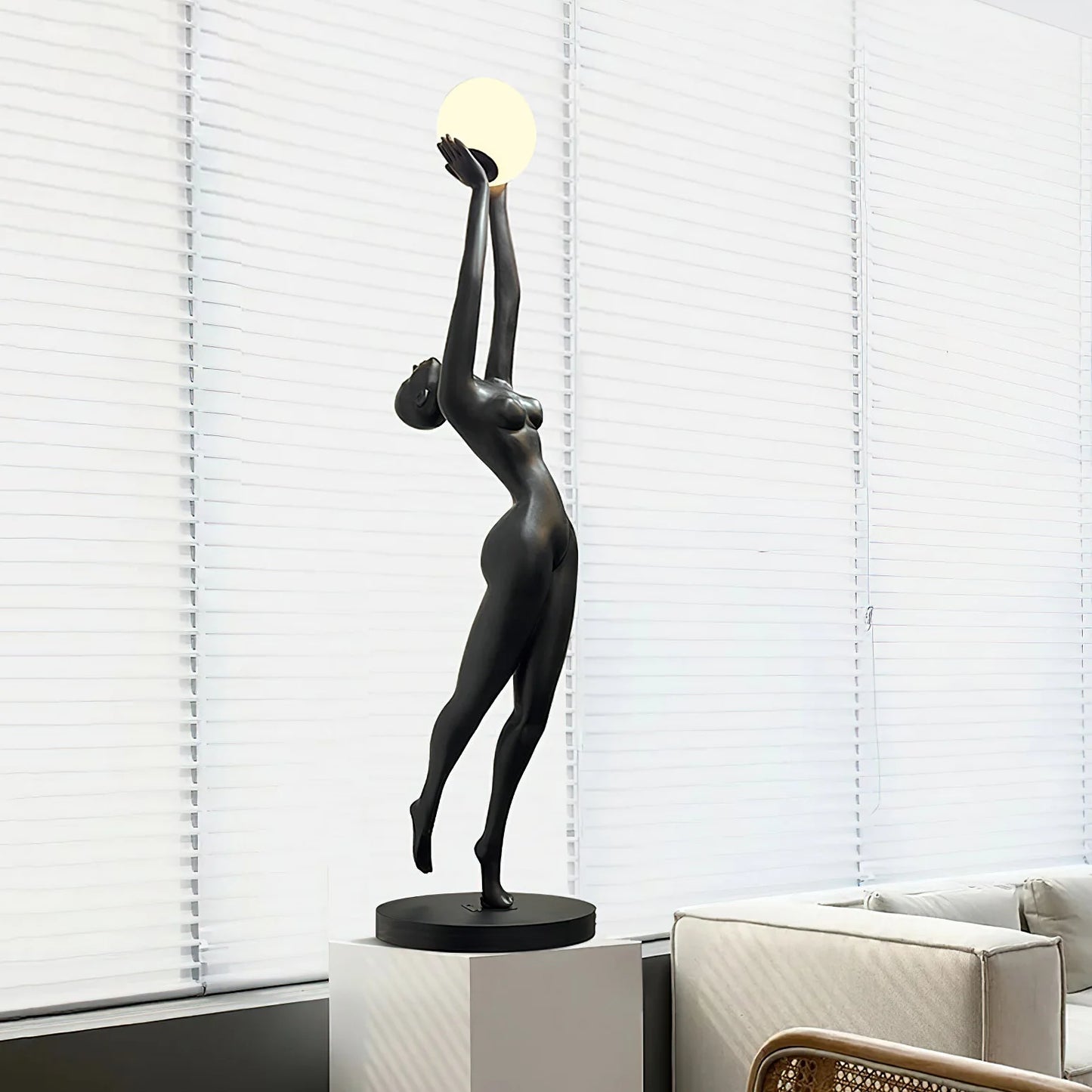 Lámpara de pie de figura Stursa Sculpture