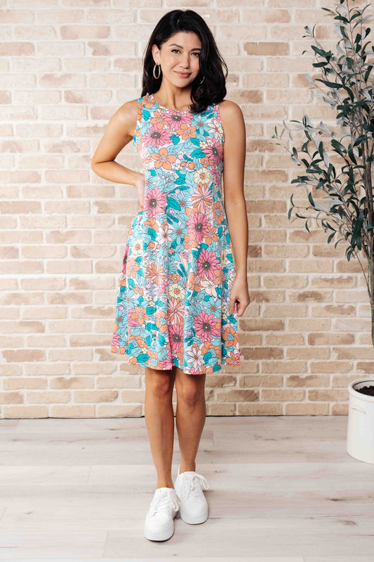 Vestido de verano sin mangas con vuelo