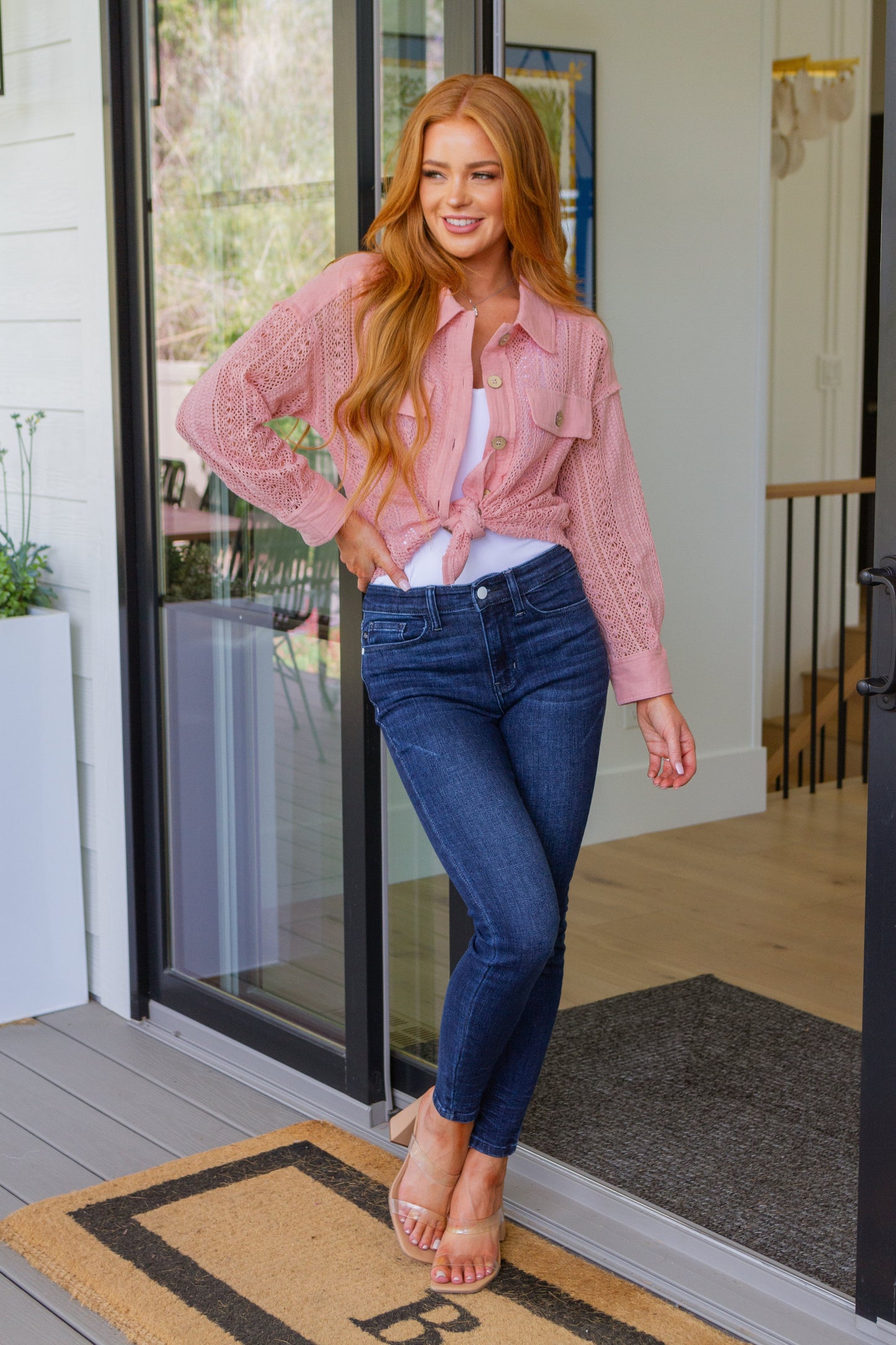 Blusa abotonada de encaje Sweeter Than Nectar en color rosa
