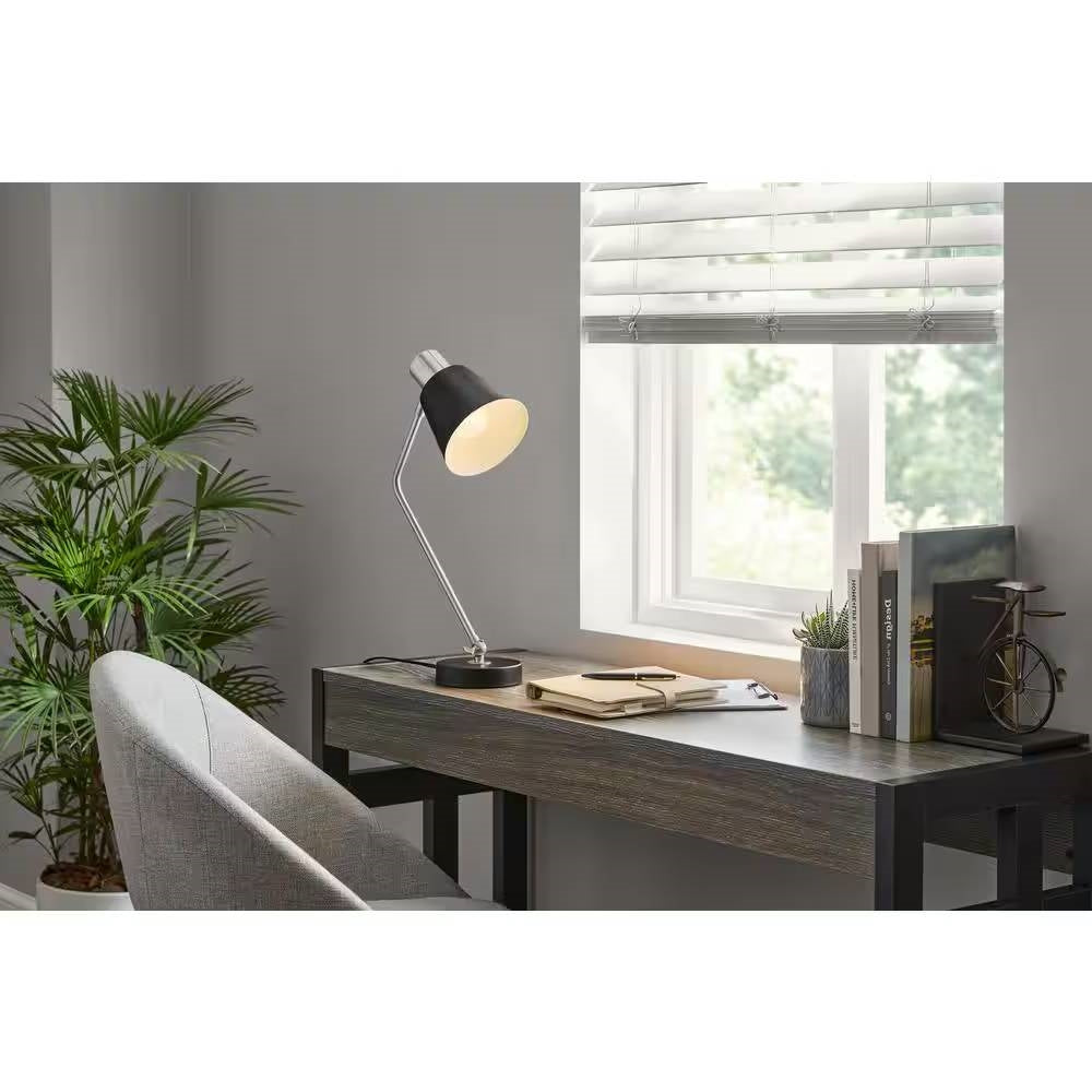 Lámpara de mesa moderna y sencilla de metal con pantalla negra e inclinación ajustable