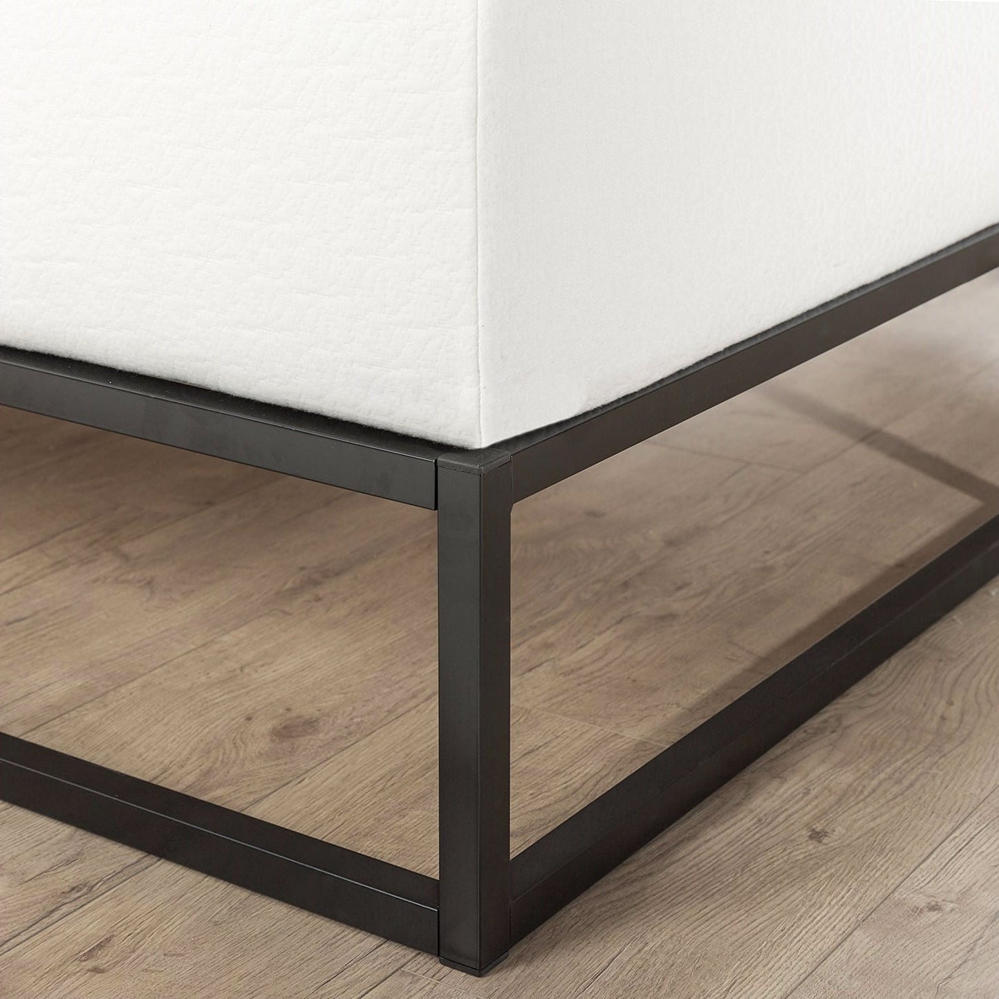 Base de cama de plataforma de metal moderna de perfil bajo de 10 pulgadas tamaño Twin con listones de madera