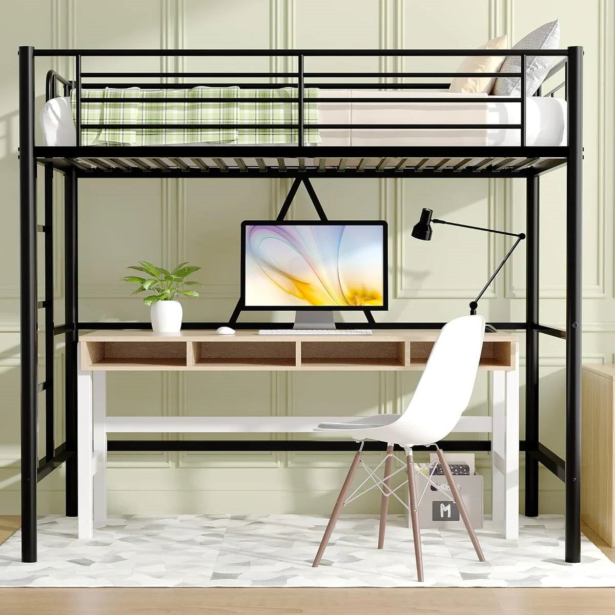 Estructura de cama alta de metal negro tamaño twin con escalera - Diseño que ahorra espacio