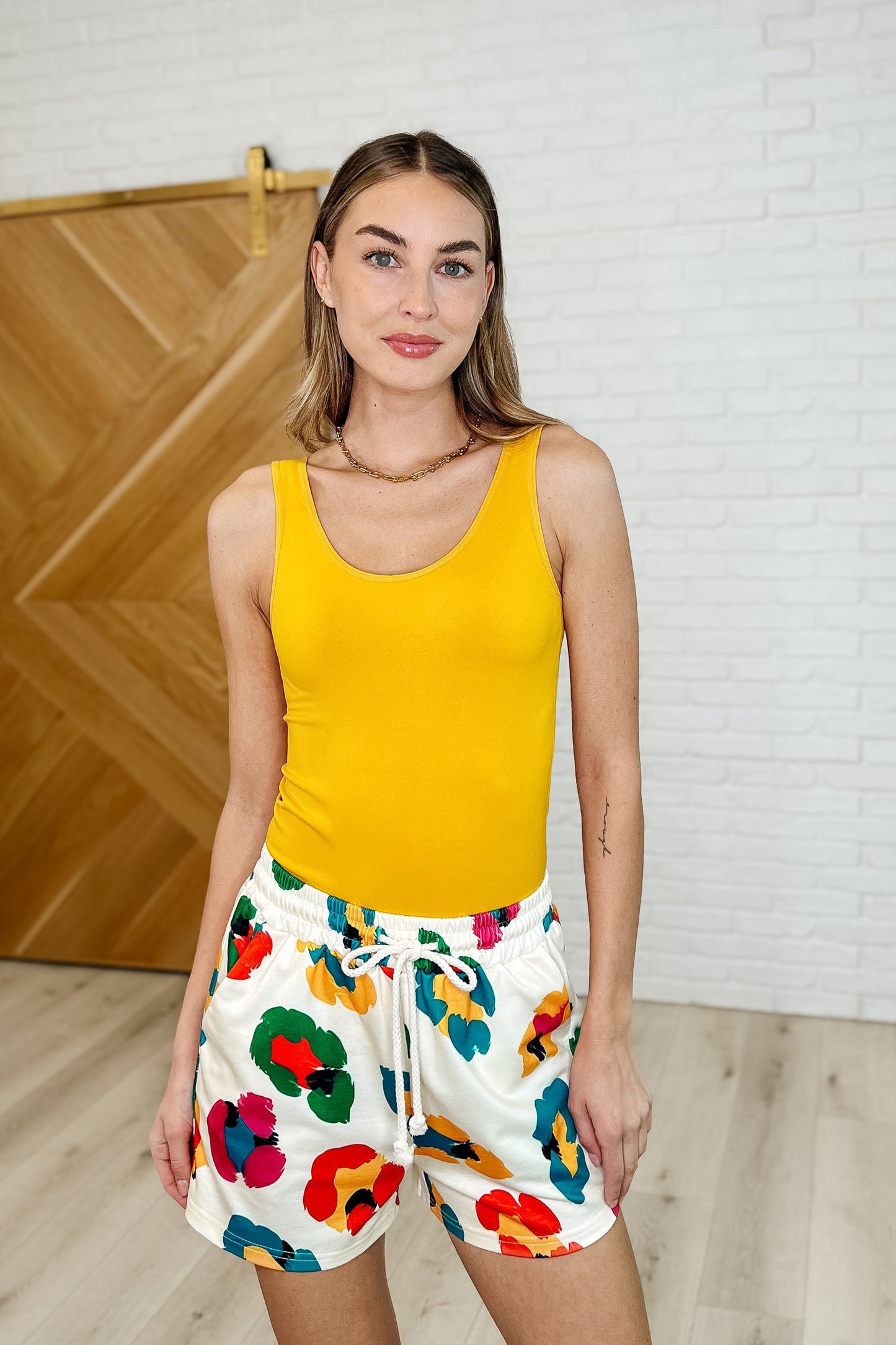 Camiseta Larga Reversible Básica en Mostaza