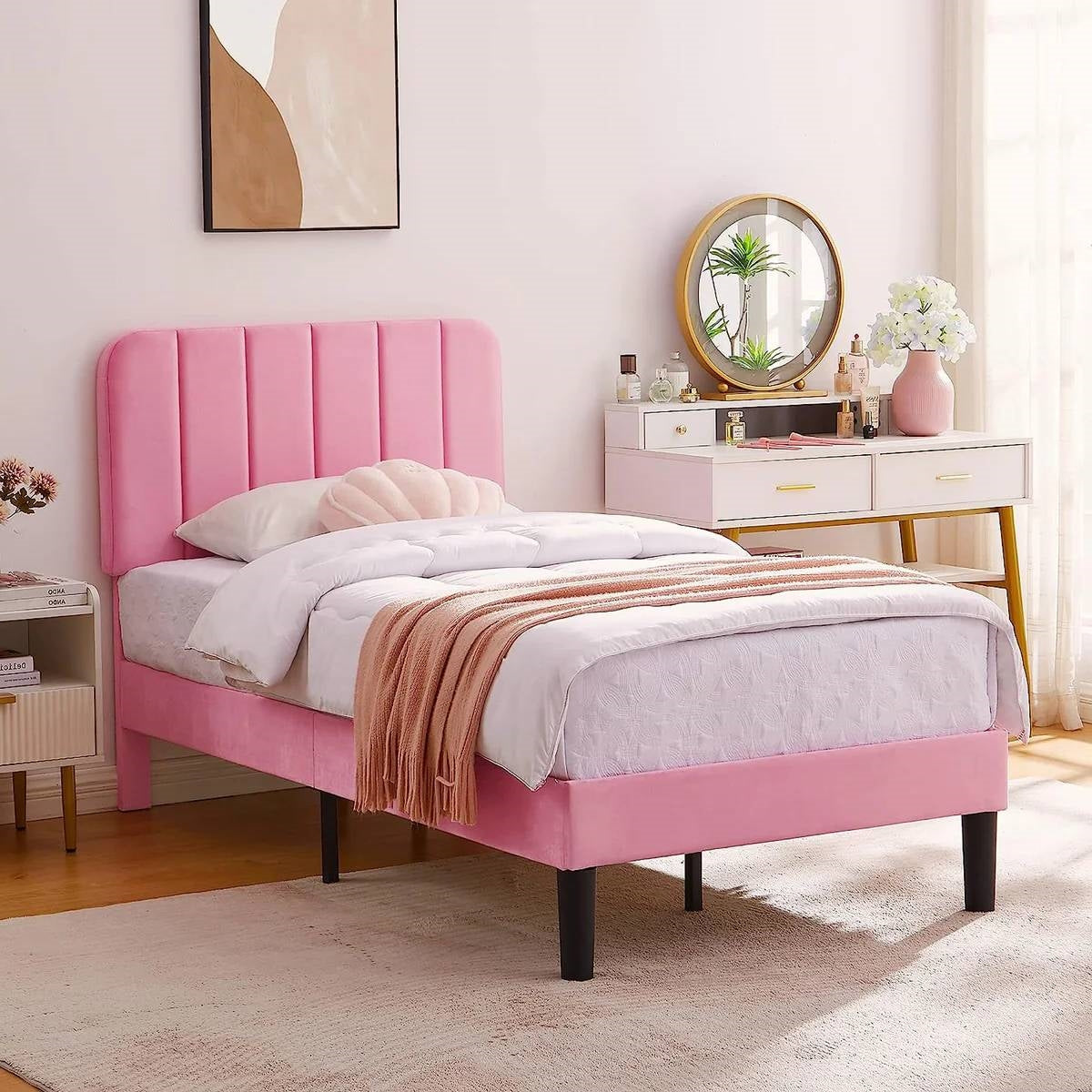 Estructura de cama de plataforma tapizada rosa tamaño Twin con cabecera