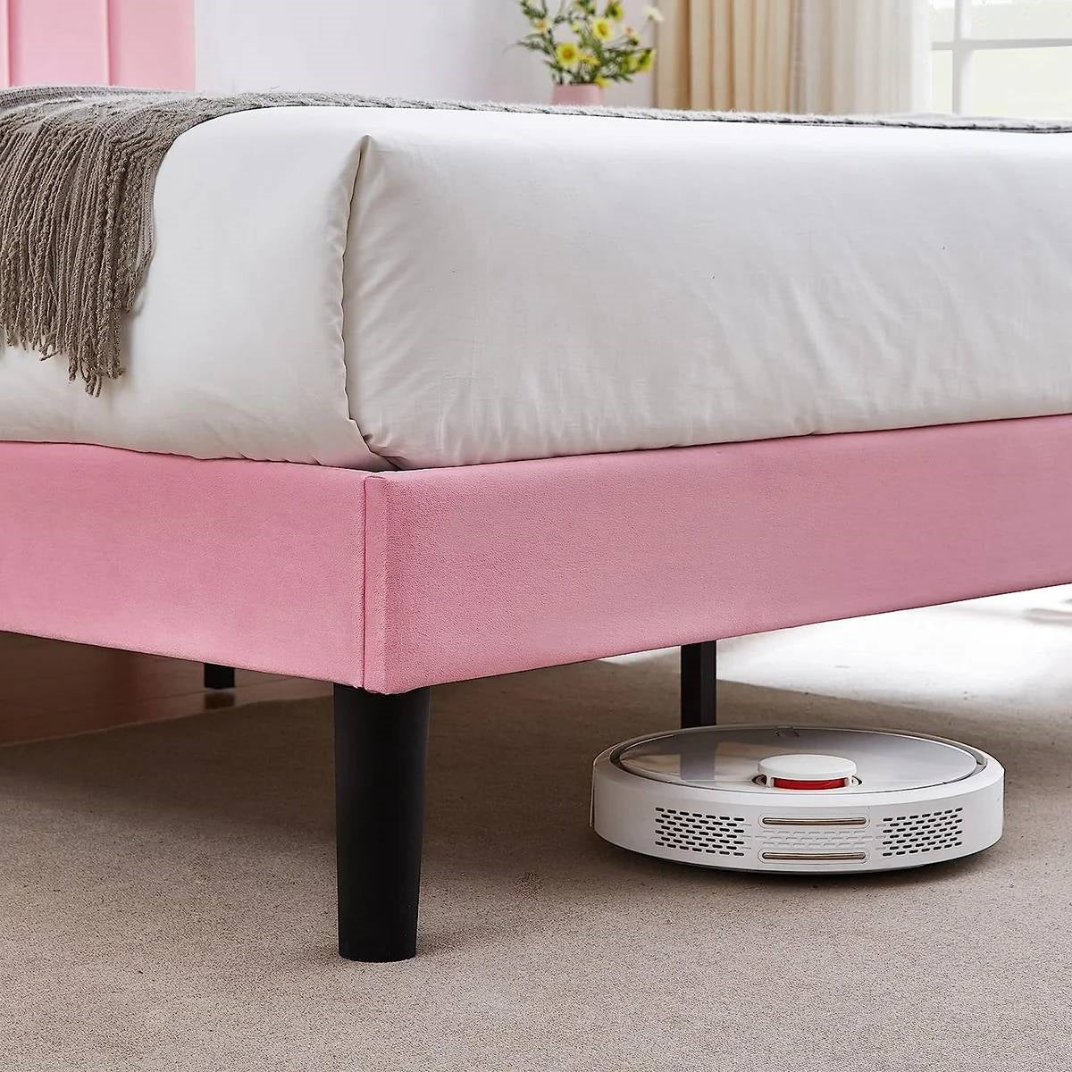 Estructura de cama de plataforma tapizada rosa tamaño Twin con cabecera
