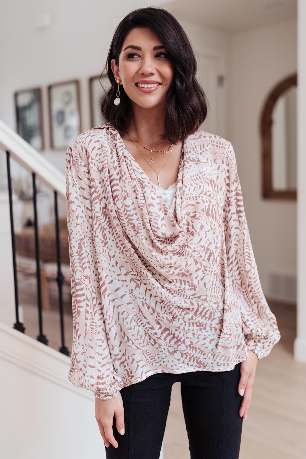 Top con cuello desbocado Take Flight