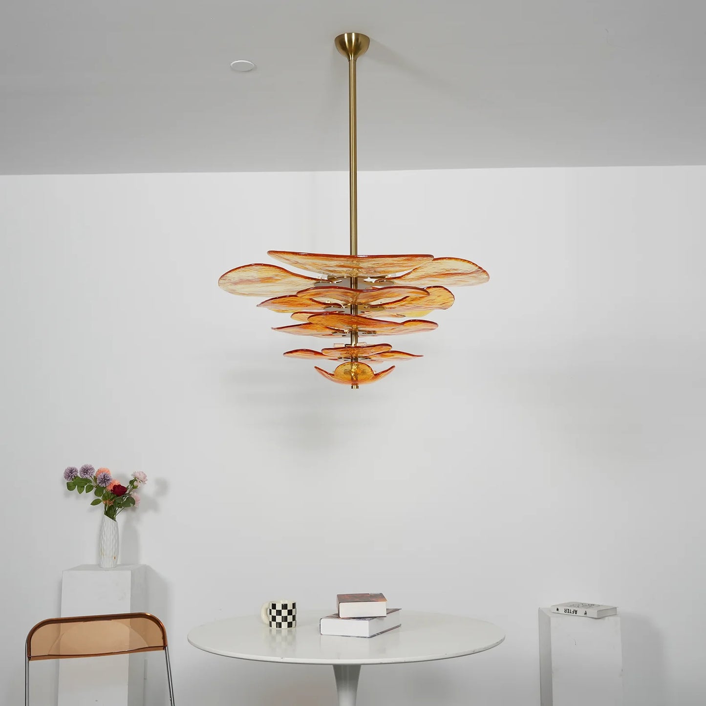 Lámpara de araña de cristal texturizado ámbar con forma de hoja