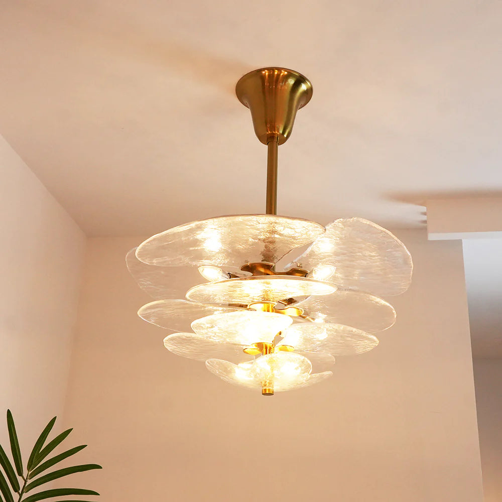 Lámpara de araña de cristal blanco texturizado con forma de hoja