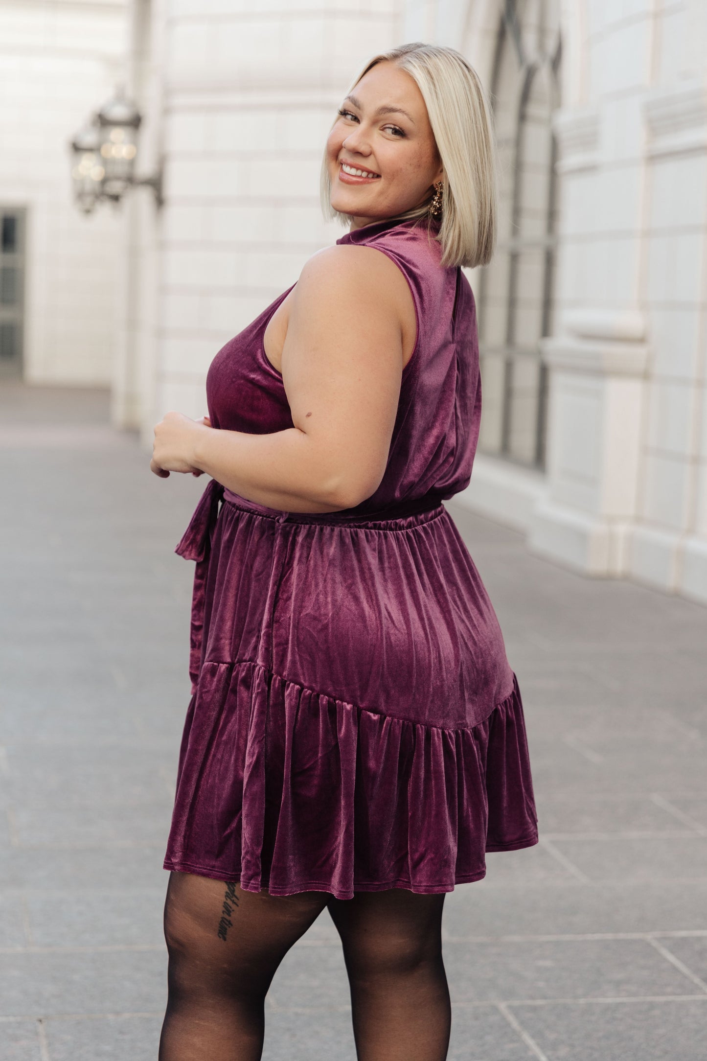 Vestido de terciopelo anudado con lazo