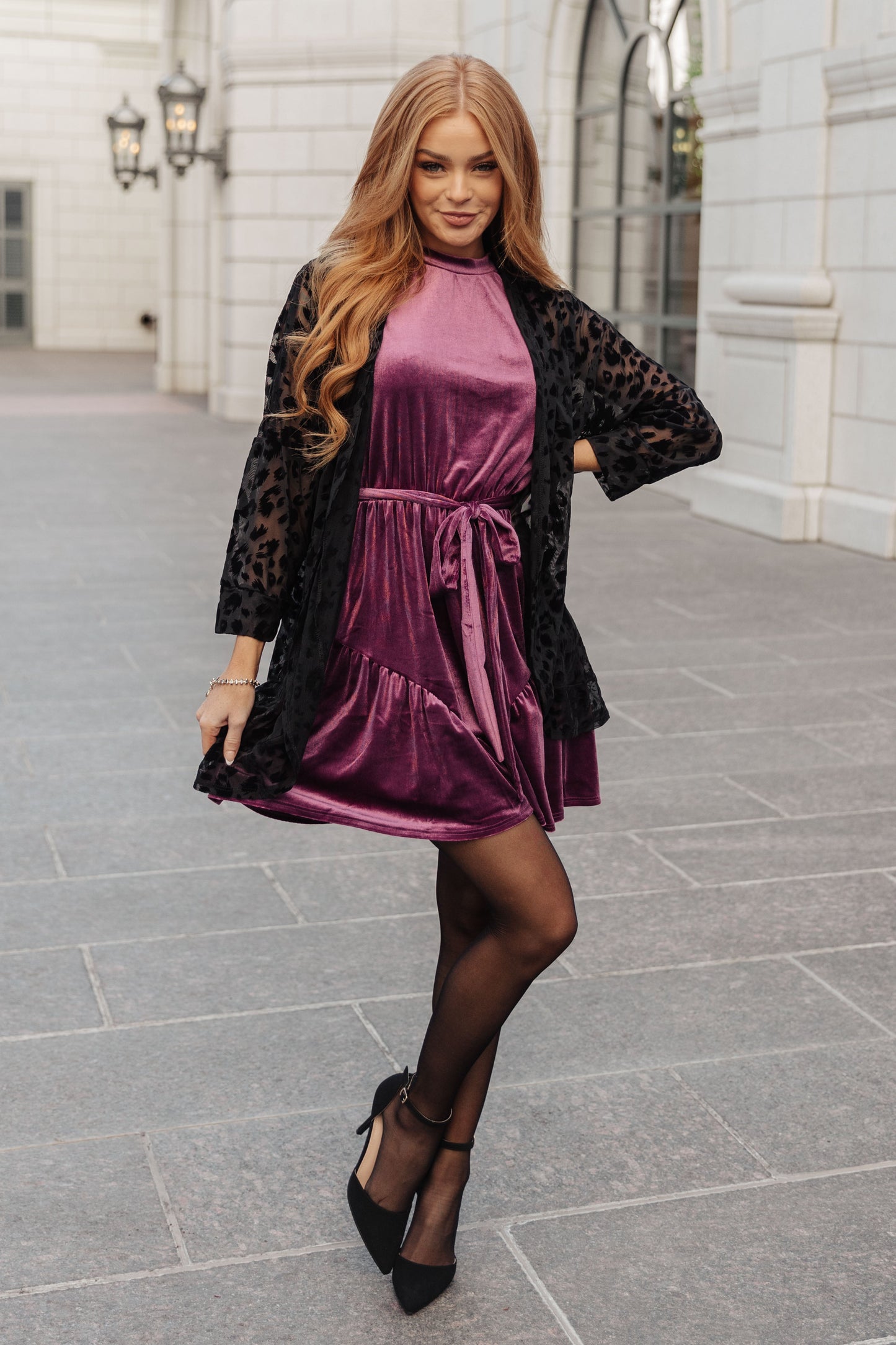 Vestido de terciopelo anudado con lazo