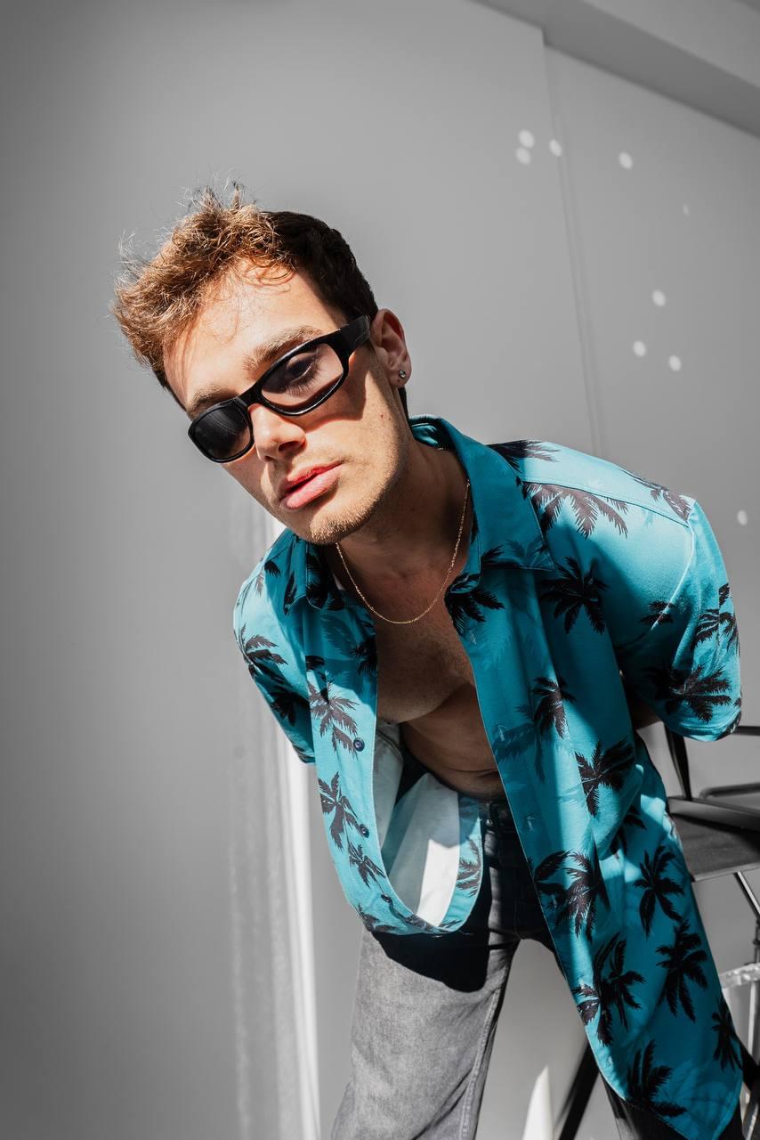 Tommy Vercetti Oversize Tropical Shirt – Palm Print Button-Up