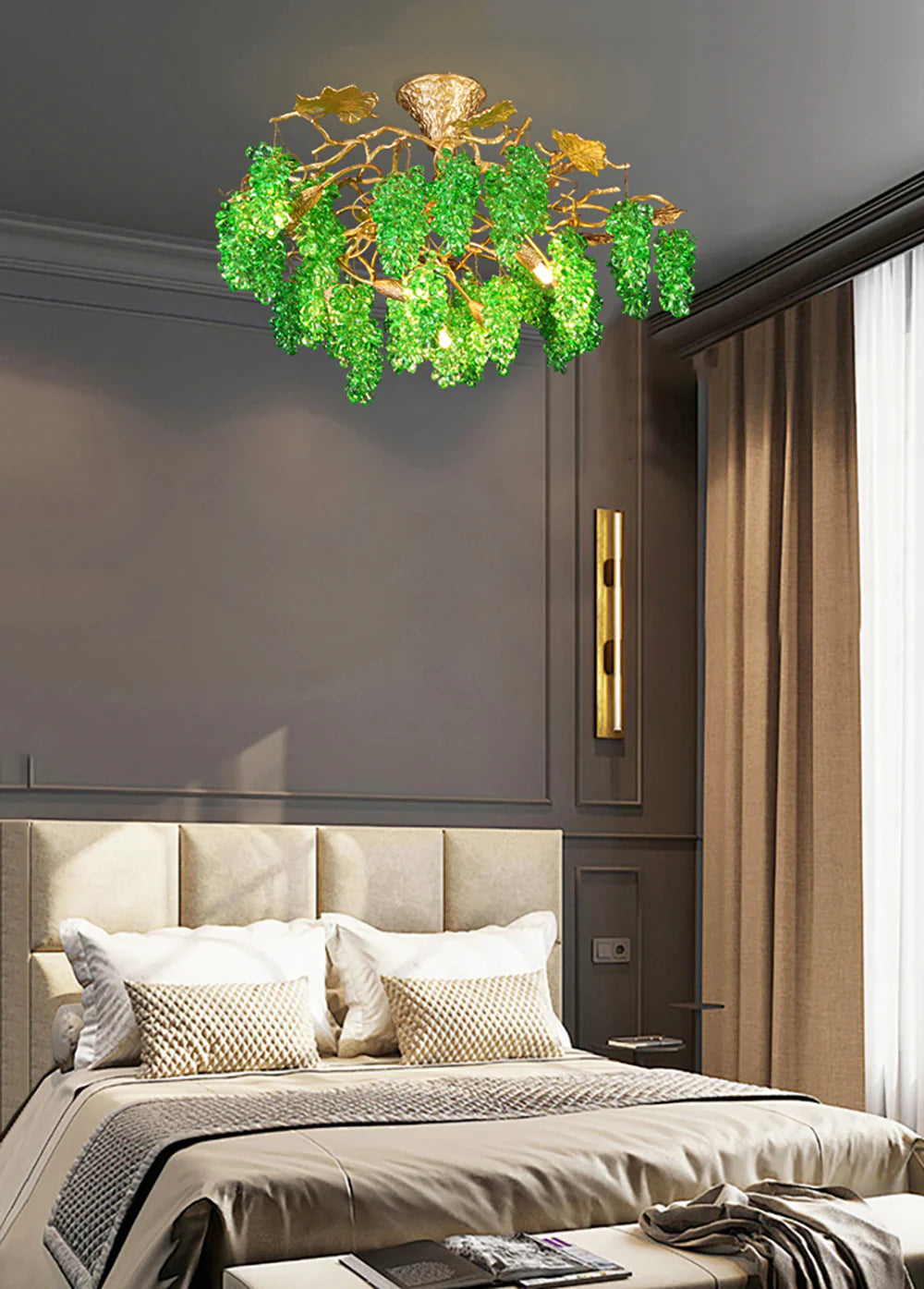 Candelabro de uvas de cristal y ramas de árbol