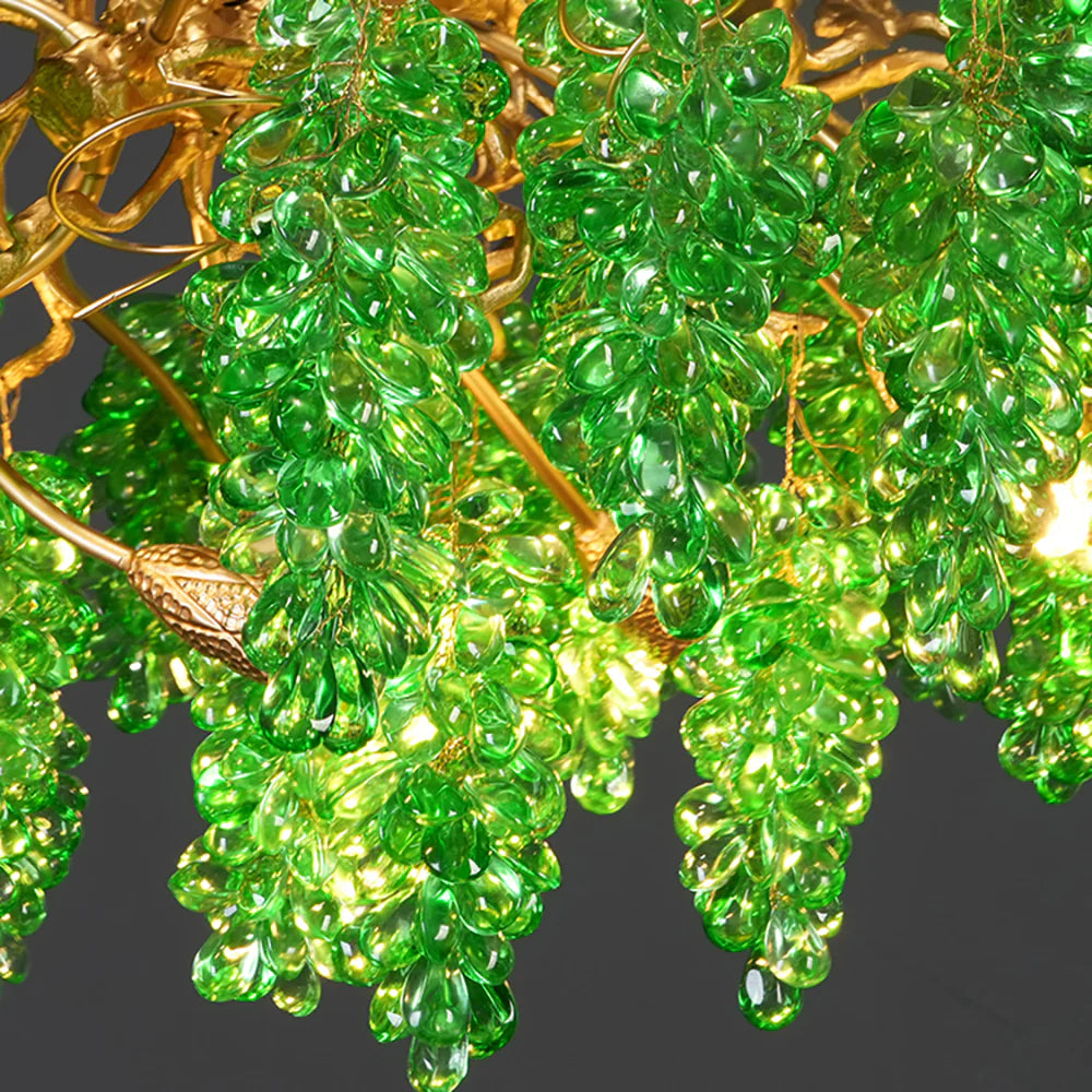 Candelabro de uvas de cristal y ramas de árbol