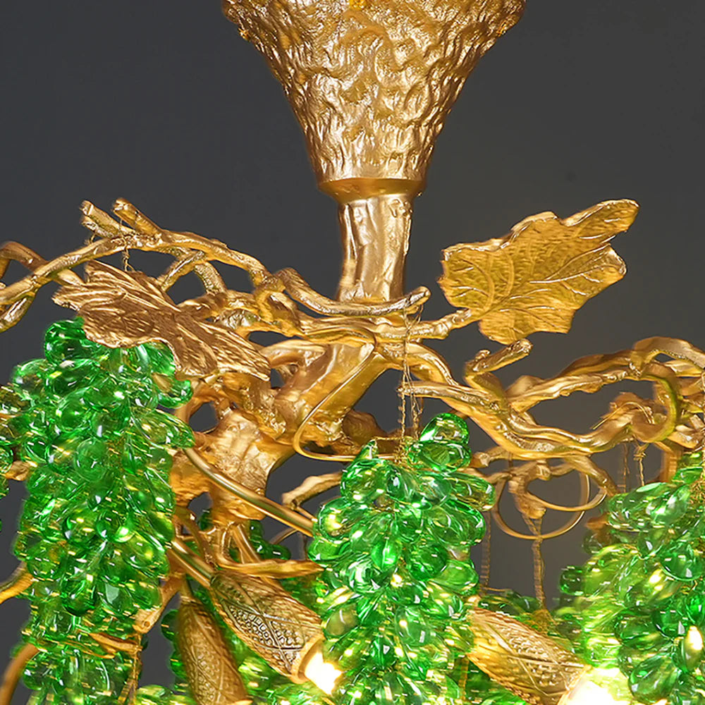 Candelabro de uvas de cristal y ramas de árbol