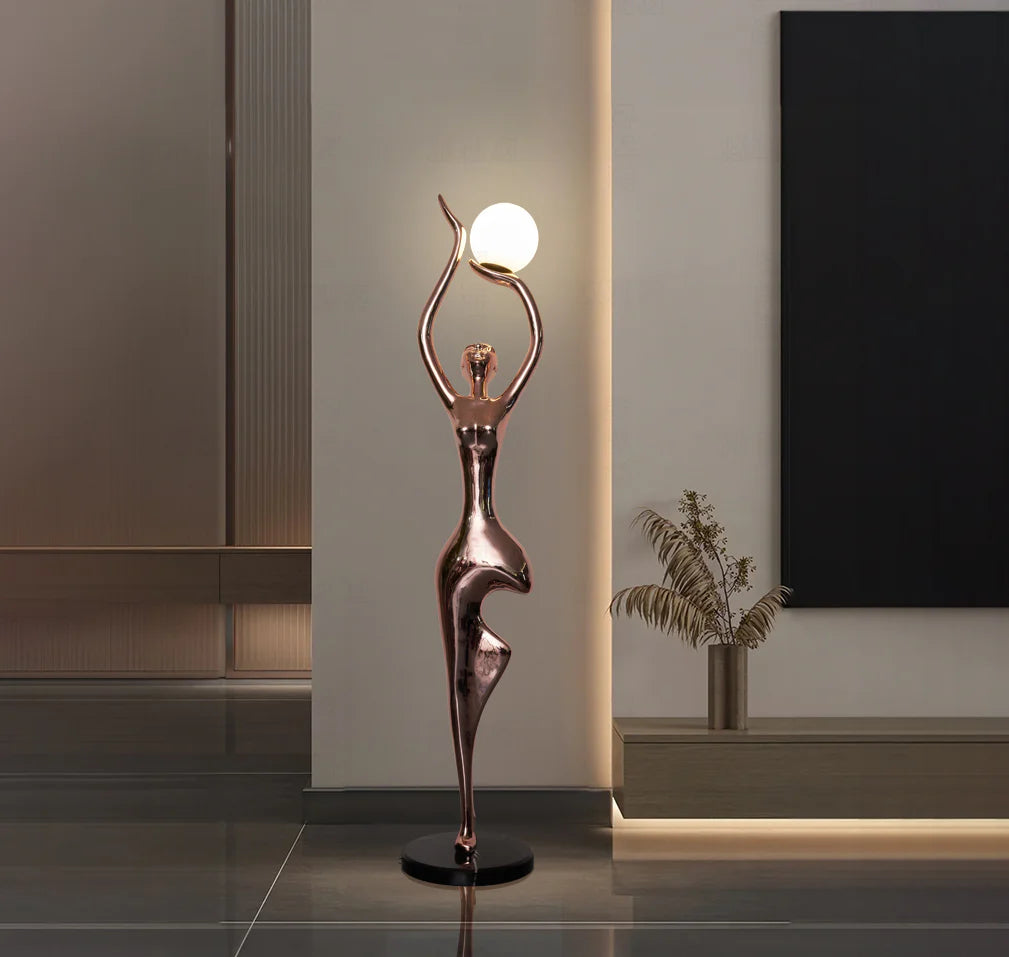 Lámpara de pie de escultura de yoga en postura del árbol